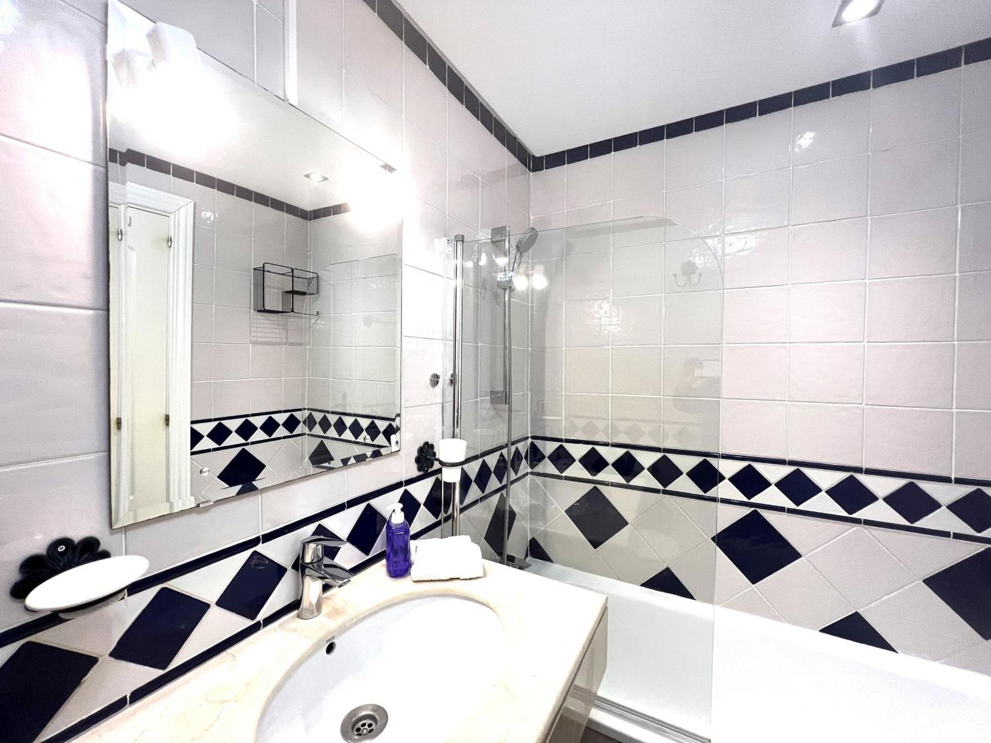 Stylish Townhouse In Beachfront Complex มาร์เบยา ภายนอก รูปภาพ